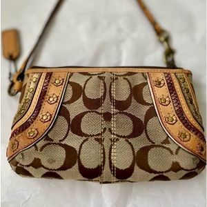 Coach Signature Slim Corner Zip Wallet Wristlet Bag